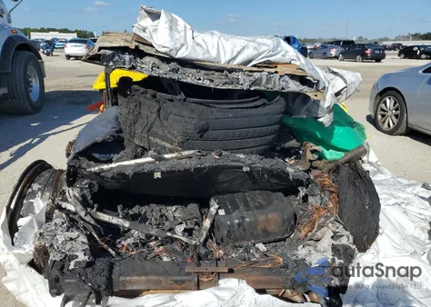 2025 Land Rover Defender 90 из США, поврежденный, VIN SALEW6EE2S2460384